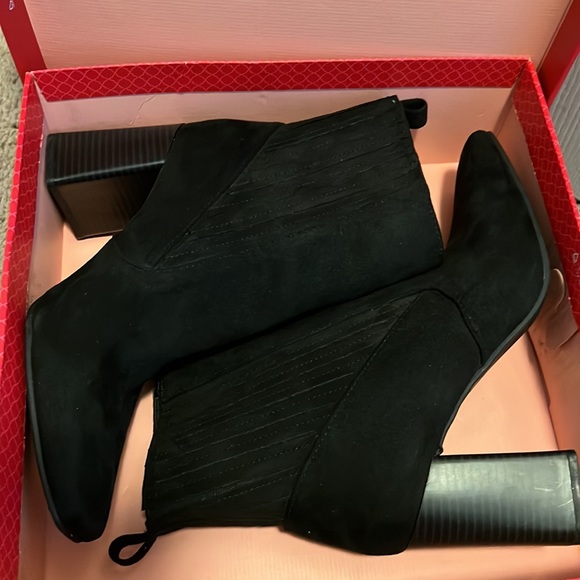 Kelly & Katie Black Stretch Booties Size 10 - Picture 5 of 6